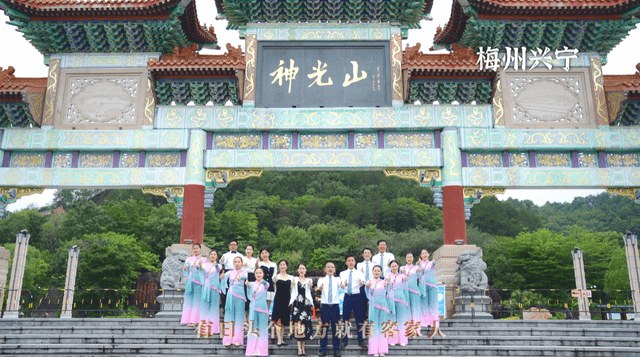 柳萍艺术团与16个国家客属侨领180个客属社团共同演唱主题曲《Hakka客家K1体育下载app3519(图7)